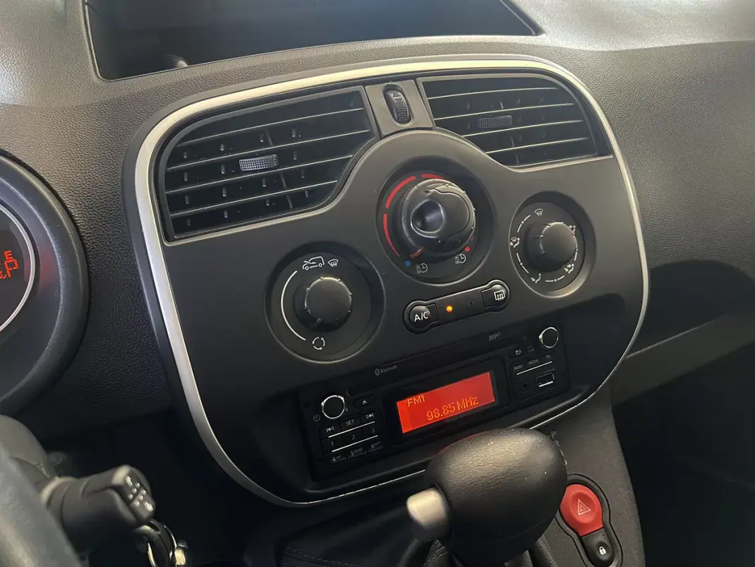 Renault Kangoo Express ZE 33 2019 - 12900 EUR, 23343 km - AUTO.MOTO.pt - 23343km - foto 12 de 18