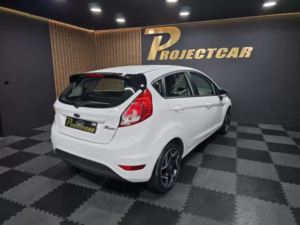 Ford Fiesta 2015 - 10750 EUR, 165000 km - AUTO.MOTO.pt - 165000km - foto 22 de 23