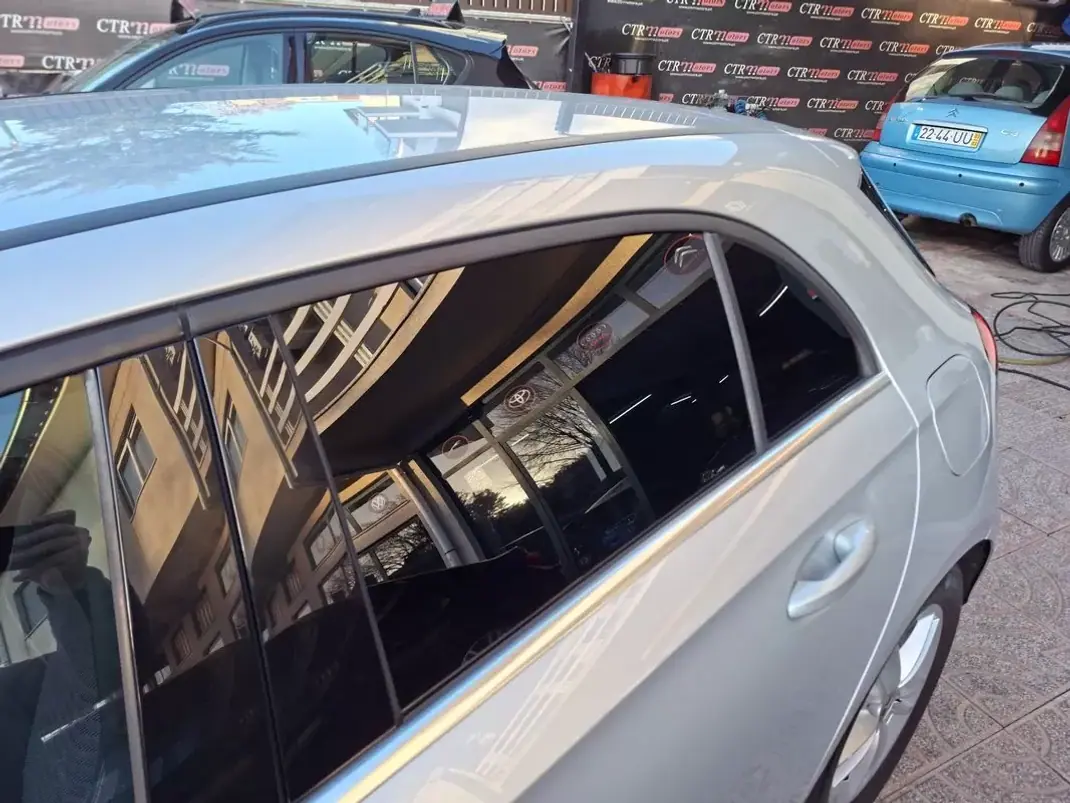 Mercedes-Benz A 200 2018 - 22500 EUR, 77000 km - AUTO.MOTO.pt - 77000km - foto 15 de 37