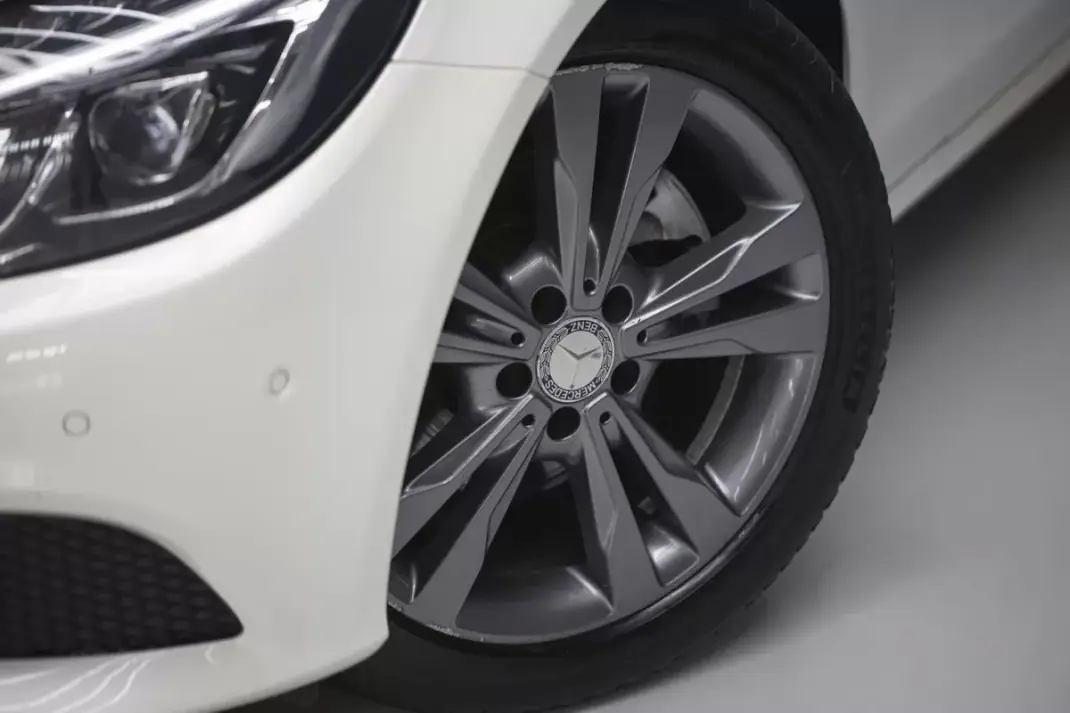 Mercedes-Benz C 220 2017 - 26850 EUR, 184333 km - AUTO.MOTO.pt - 184333km - foto 11 de 17