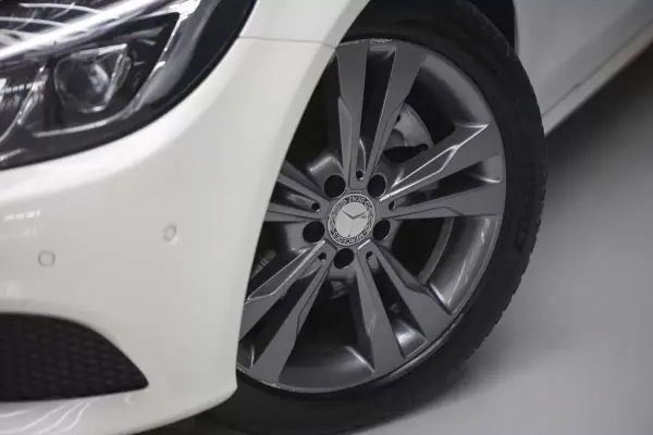 Mercedes-Benz C 220 2017 - 24999 EUR, 184333 km - AUTO.MOTO.pt - 184333km - foto 11 de 17