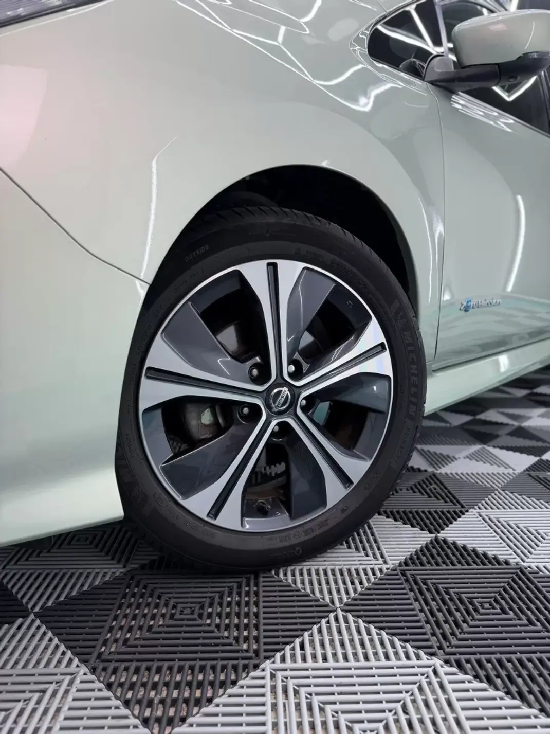 Nissan Leaf 2018 - 12500 EUR, 74000 km - AUTO.MOTO.pt - 74000km - foto 2 de 23