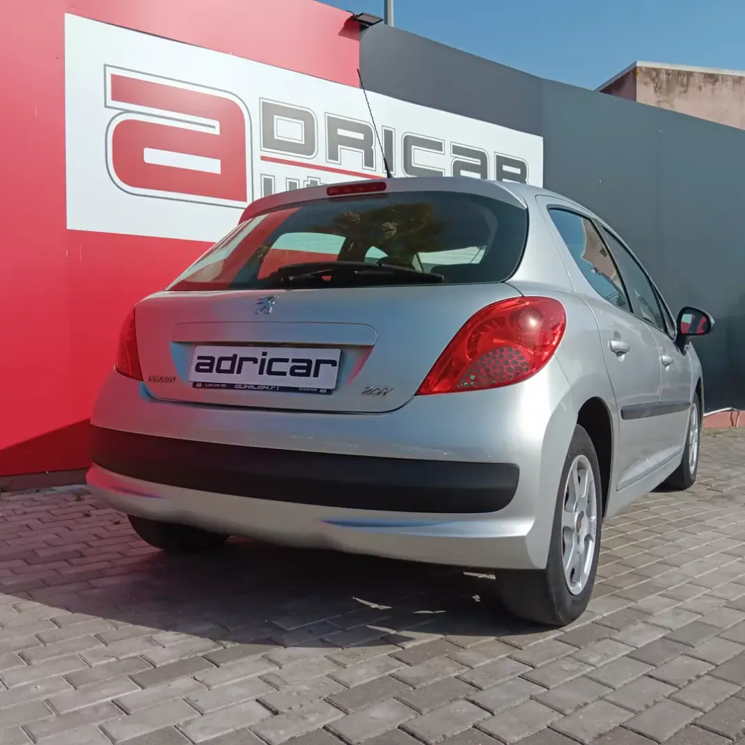 Peugeot 207 2007 - 5500 EUR, 181334 km - AUTO.MOTO.pt - 181334km - foto 7 de 15