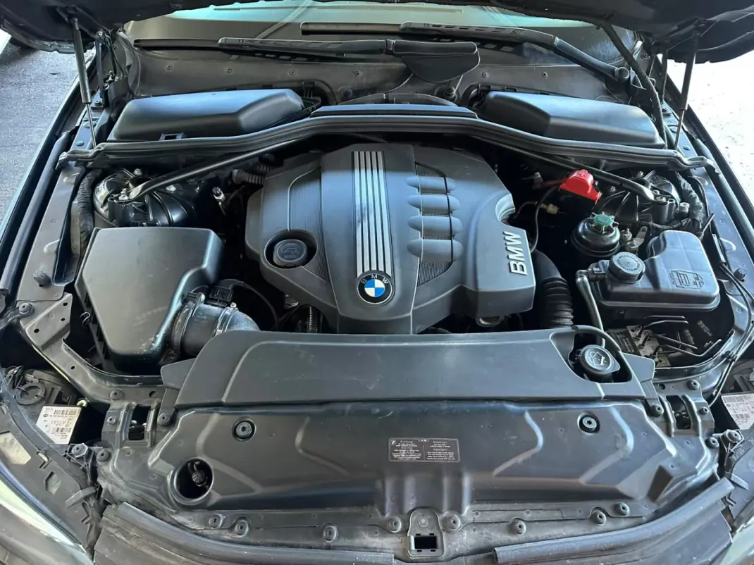 BMW 520 2009 - 8900 EUR, 290100 km - 290100km - foto 36 de 36