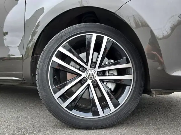 Volkswagen Sharan 2019 - 29700 EUR, 115600 km - AUTO.MOTO.pt - 115600km - foto 12 de 52