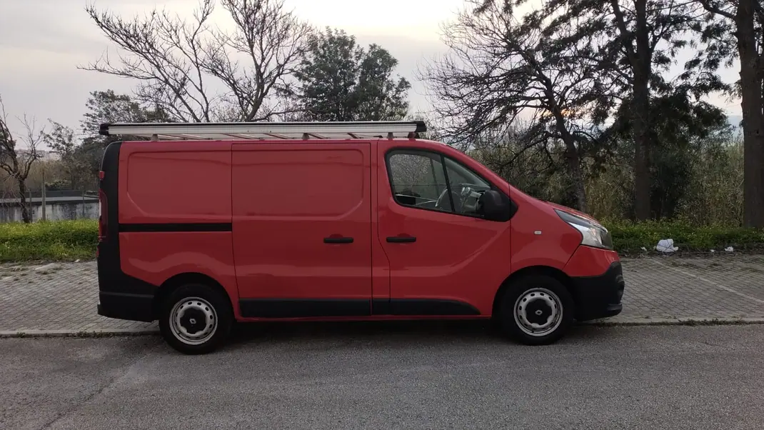Renault Trafic 2016 - 9900 EUR, 208 km - AUTO.MOTO.pt - 208km - foto 2 de 11