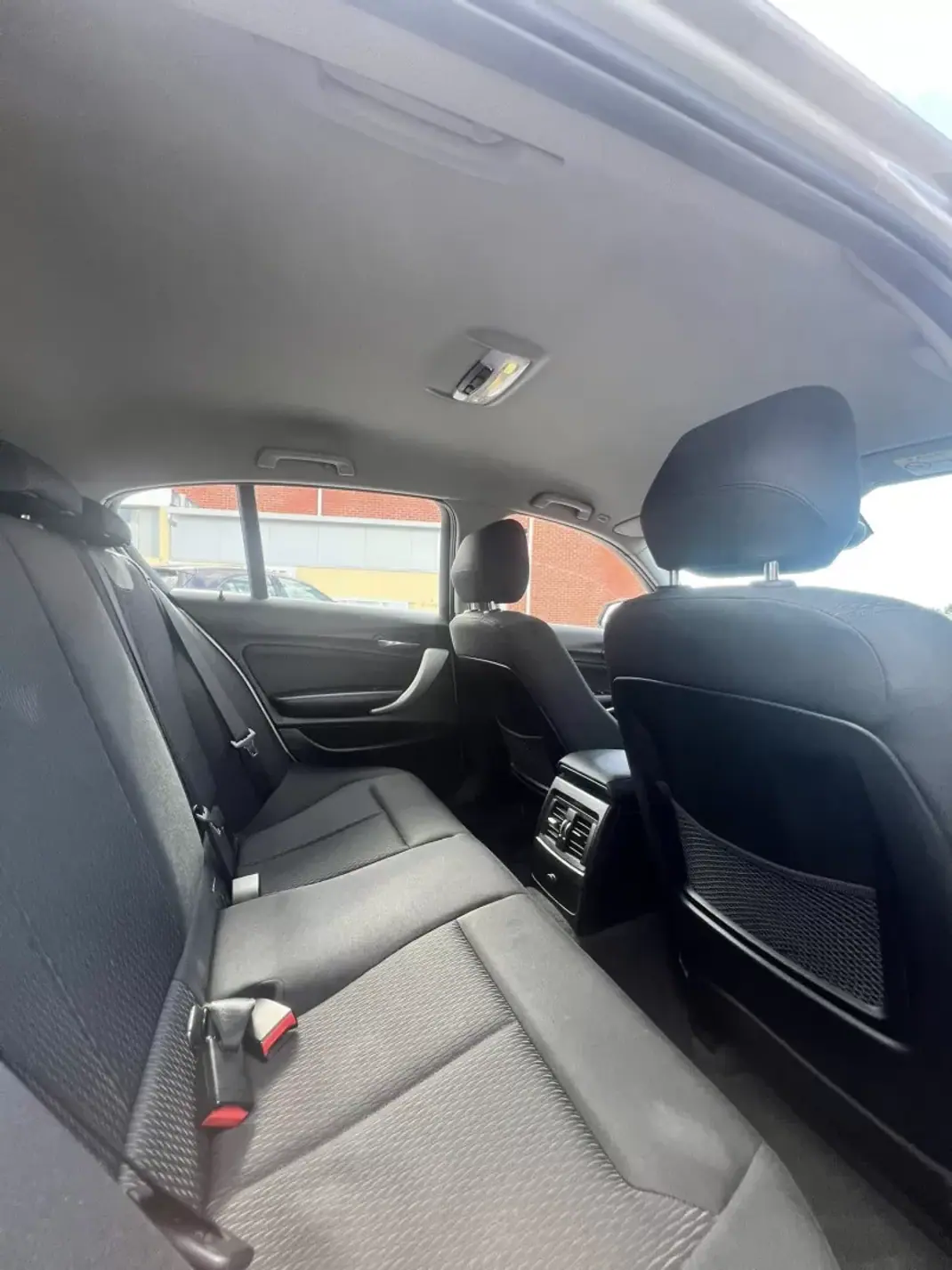 BMW 116 2015 - 12500 EUR, 282236 km - AUTO.MOTO.pt - 282236km - foto 8 de 9