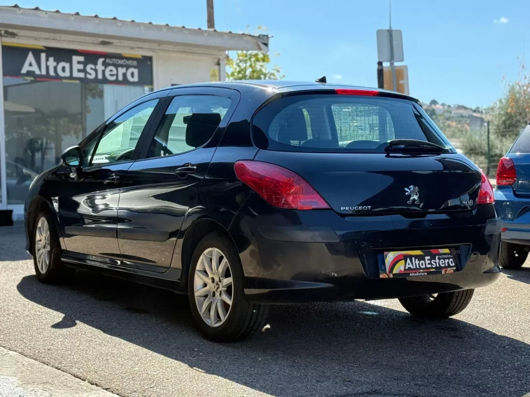 Peugeot 308 2010 - 8000 EUR, 163281 km - AUTO.MOTO.pt - 163281km - foto 8 de 17