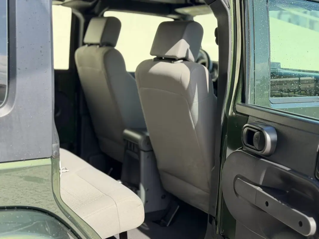 Jeep Wrangler Unlimited 2008 - 33900 EUR, 186047 km - AUTO.MOTO.pt - 186047km - foto 13 de 15