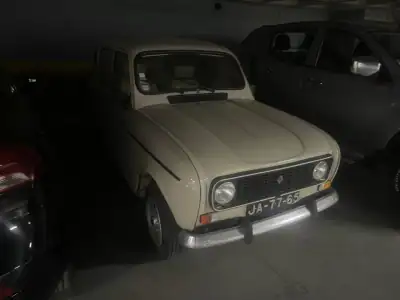 Renault 4 1985 - 4750 EUR, 170000 km - AUTO.MOTO.pt - 170000km - foto 3 de 7