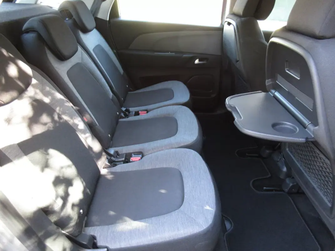 Citroën C4 Picasso 2017 - 12990 EUR, 175000 km - AUTO.MOTO.pt - 175000km - foto 30 de 44