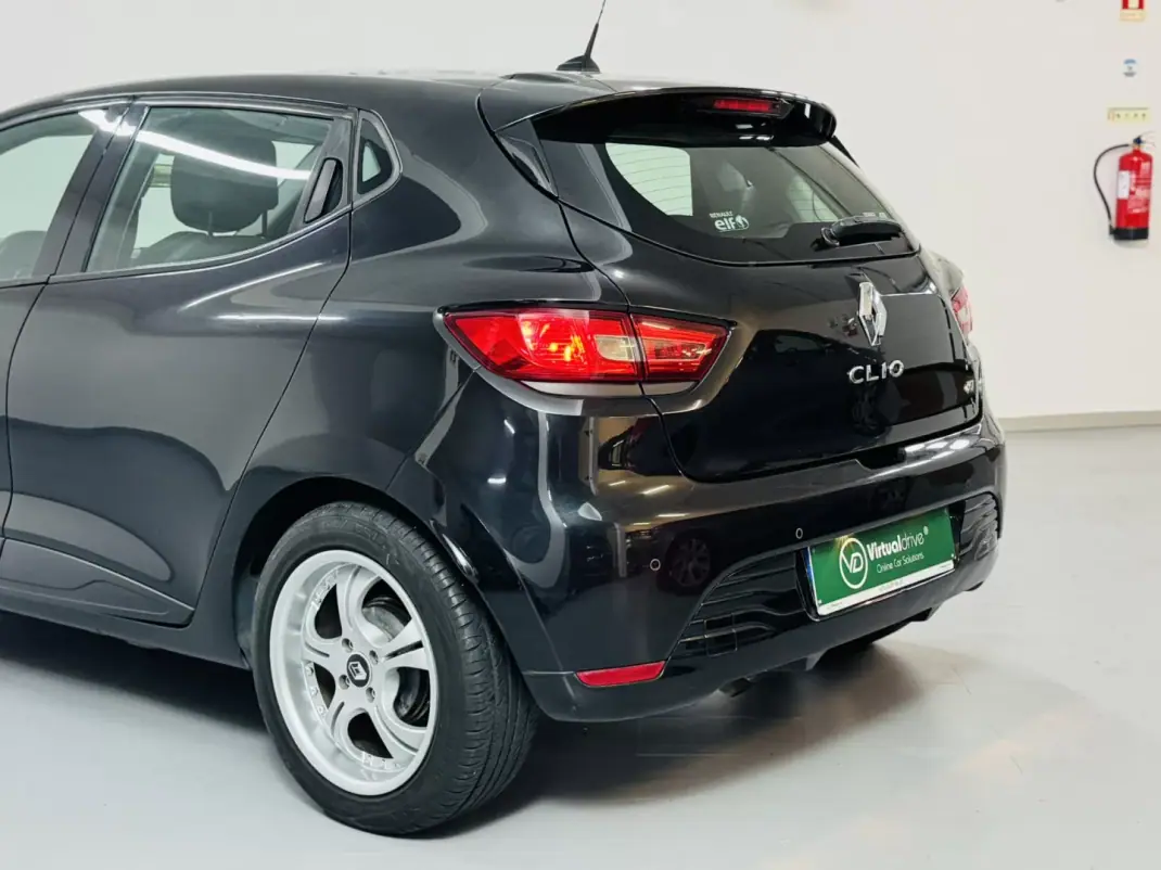Renault Clio 2012 - 5750 EUR, 228000 km - AUTO.MOTO.pt - 228000km - foto 7 de 44