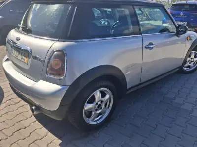 MINI Cooper 2008 - 5900 EUR, 190000 km - AUTO.MOTO.pt - 190000km - foto 6 de 8