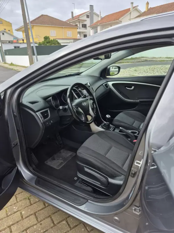 Hyundai i30 SW 2013 - 6890 EUR, 200850 km - AUTO.MOTO.pt - 200850km - foto 15 de 19