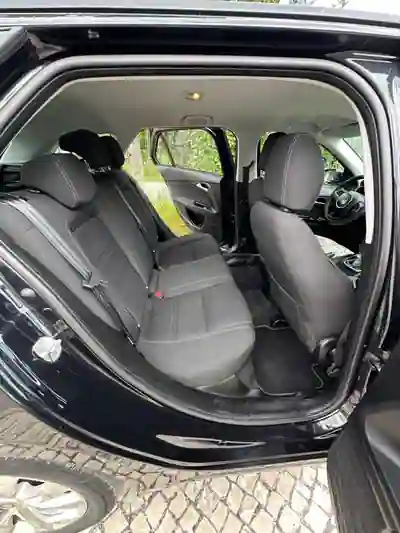 Fiat Tipo Station Wagon 2020 - 12500 EUR, 137000 km - AUTO.MOTO.pt - 137000km - foto 6 de 9