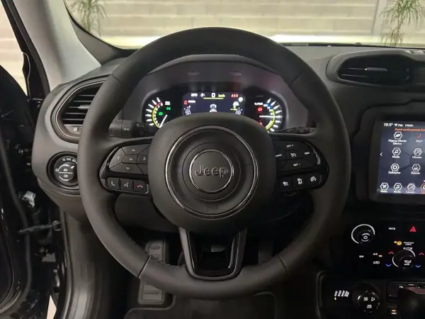 Jeep Renegade 2022 - 23950 EUR, 10796 km - AUTO.MOTO.pt - 10796km - foto 31 de 37