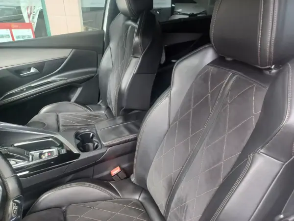 Peugeot 5008 2018 - 21890 EUR, 167073 km - AUTO.MOTO.pt - 167073km - foto 14 de 41