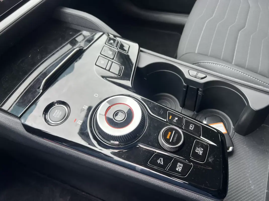 Kia Sportage 2025 - 41000 EUR, 10800 km - AUTO.MOTO.pt - 10800km - foto 21 de 21