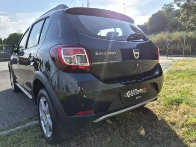 Dacia Sandero 2016 - 10499 EUR, 31976 km - AUTO.MOTO.pt - 31976km - foto 4 de 26