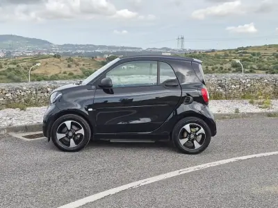 Smart ForTwo Coupé 2021 - 12250 EUR, 41986 km - AUTO.MOTO.pt - 41986km - foto 18 de 19
