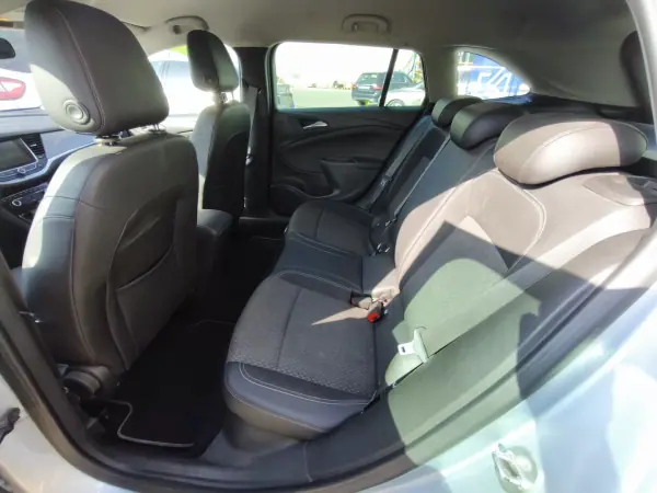 Opel Astra Sports Tourer 2016 - 9900 EUR, 204000 km - 204000km - foto 15 de 18