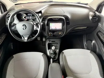 Renault Captur 2014 - 12990 EUR, 187722 km - AUTO.MOTO.pt - 187722km - foto 11 de 23