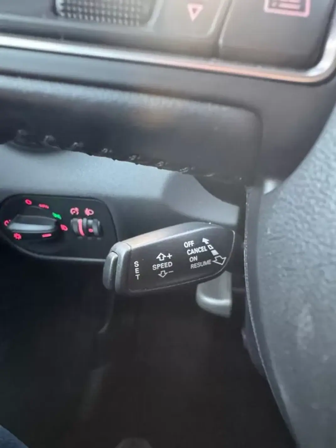 Audi A1 Sportback 2015 - 13490 EUR, 189500 km - AUTO.MOTO.pt - 189500km - foto 16 de 30