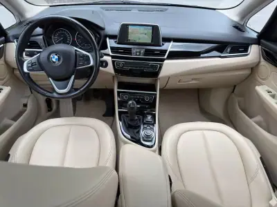 BMW 216 Active Tourer 2015 - 12900 EUR, 155761 km - AUTO.MOTO.pt - 155761km - foto 18 de 27