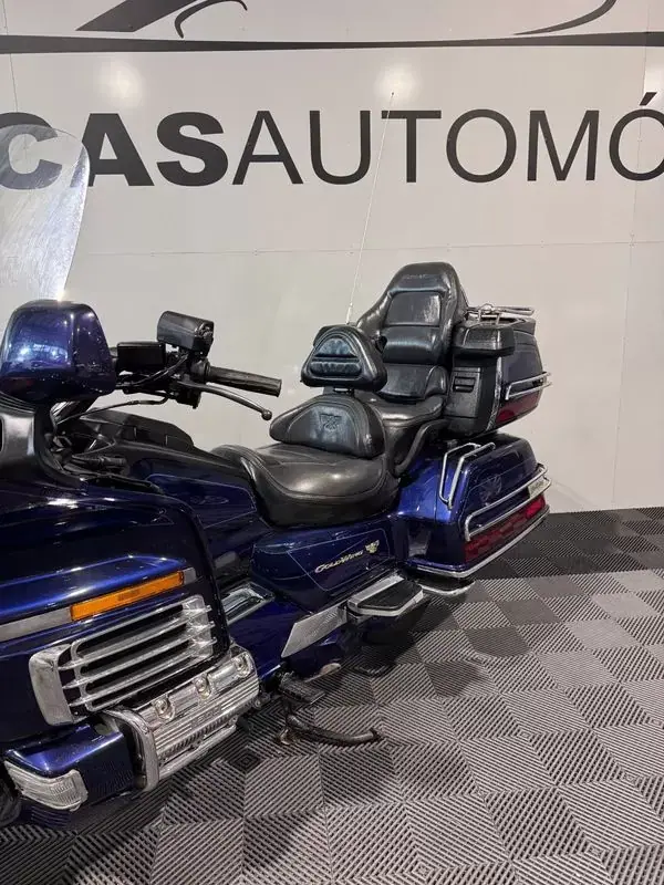 Honda Gold Wing 2000 - 8750 EUR, 84000 km - AUTO.MOTO.pt - 84000km - foto 2 de 28