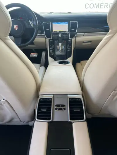 Porsche Panamera 2014 - 46000 EUR, 136900 km - AUTO.MOTO.pt - 136900km - foto 12 de 19