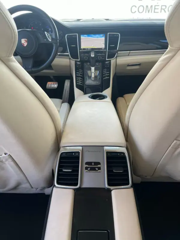 Porsche Panamera 2014 - 46000 EUR, 136900 km - AUTO.MOTO.pt - 136900km - foto 12 de 19