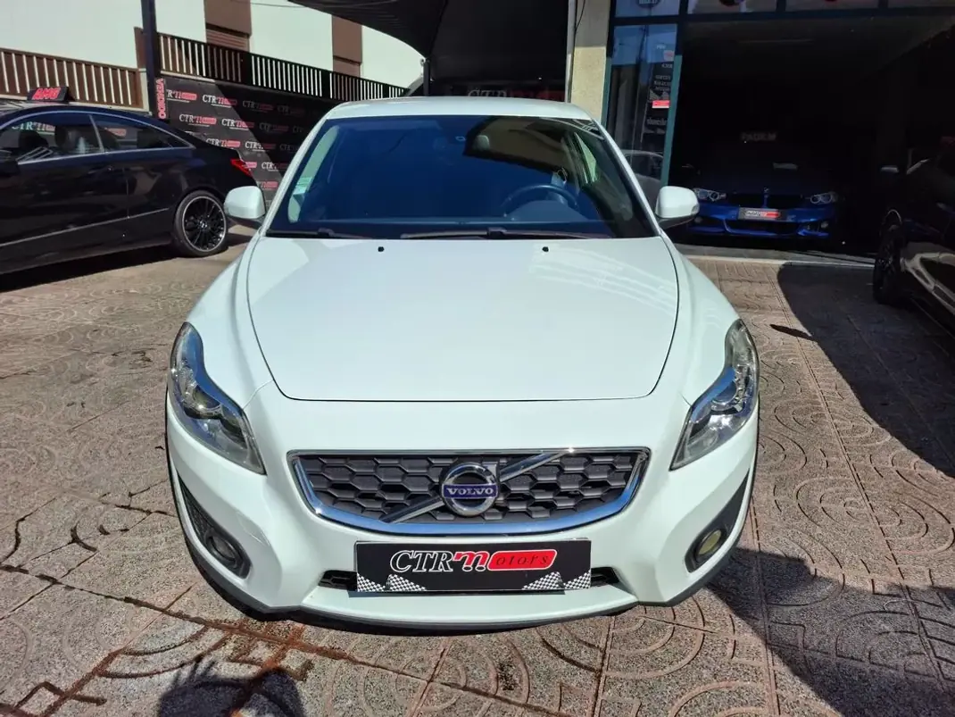 Volvo C30 2011 - 8900 EUR, 199999 km - AUTO.MOTO.pt - 199999km - foto 3 de 29