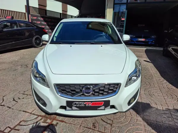 Volvo C30 2011 - 8900 EUR, 199999 km - AUTO.MOTO.pt - 199999km - foto 3 de 29