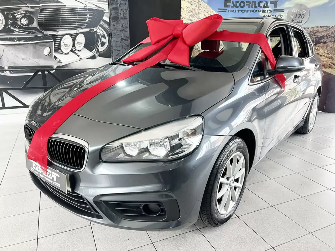 BMW 214 Active Tourer 2017 - 15600 EUR, 98526 km - AUTO.MOTO.pt - 98526km - foto 1 de 21
