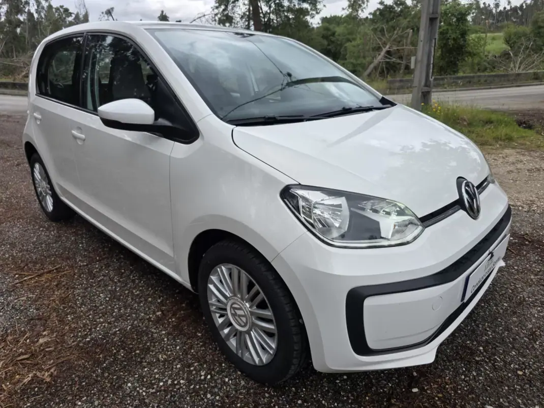 Volkswagen Up! 2016 - 7990 EUR, 152974 km - AUTO.MOTO.pt - 152974km - foto 29 de 71
