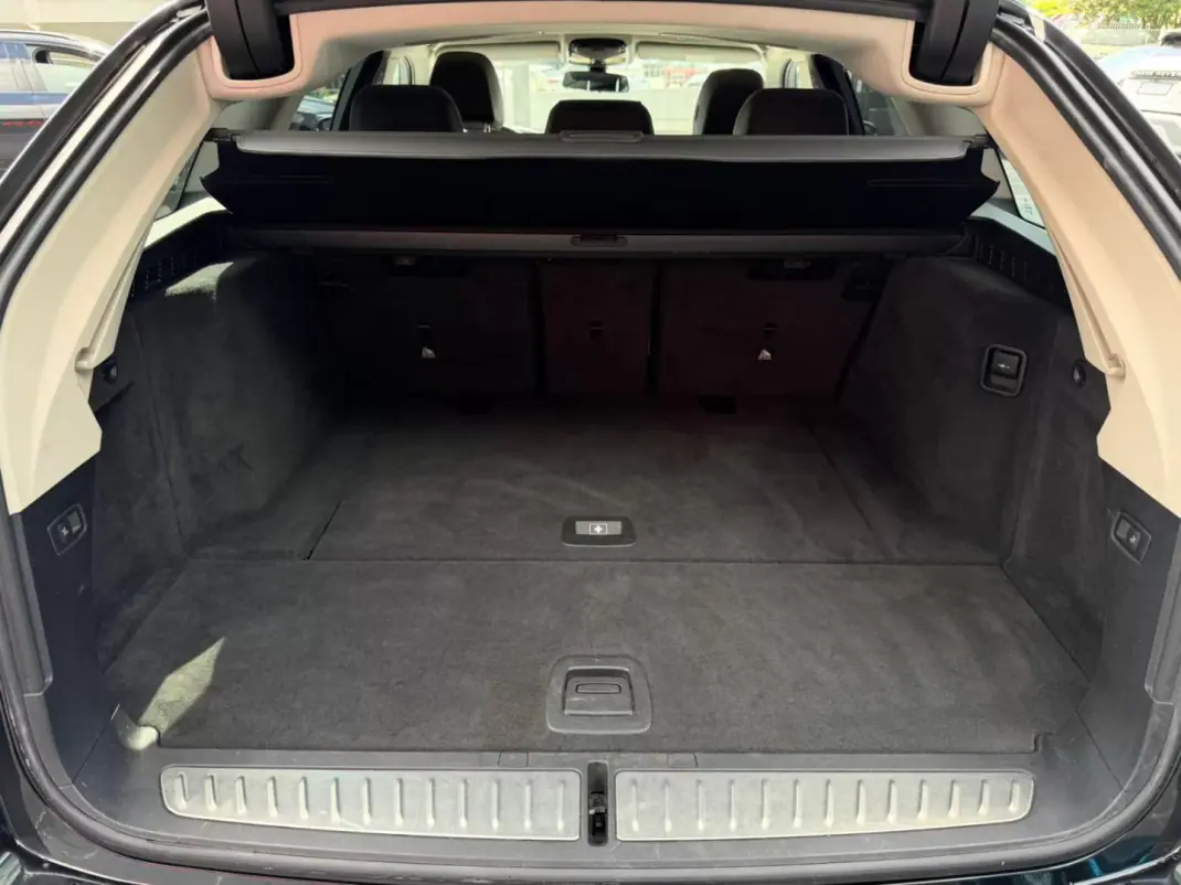 BMW 520 2017 - 21900 EUR, 217000 km - AUTO.MOTO.pt - 217000km - foto 11 de 12