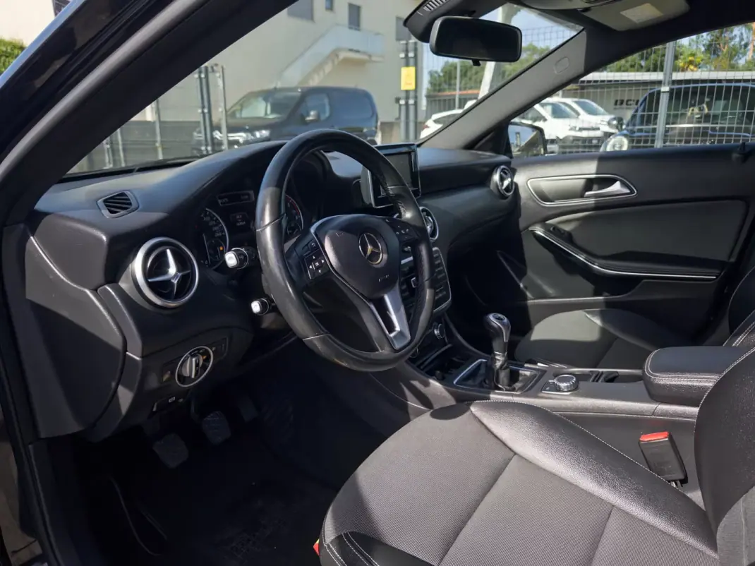 Mercedes-Benz A 180 2015 - 14990 EUR, 163000 km - 163000km - foto 16 de 37