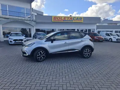 Renault Captur 2018 - 13500 EUR, 113500 km - AUTO.MOTO.pt - 113500km - foto 1 de 29