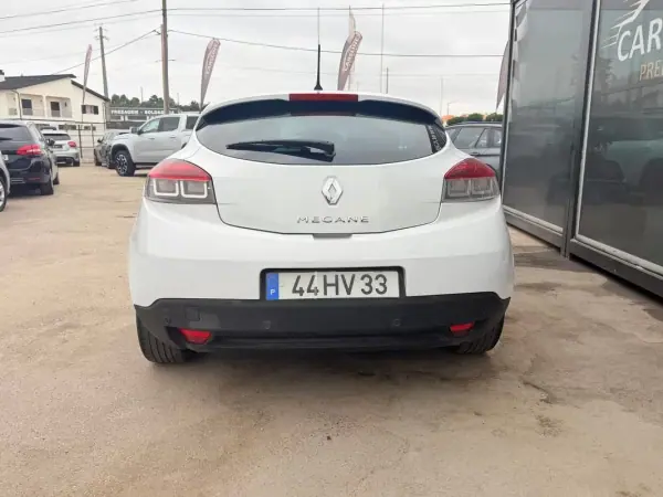Renault Mégane Coupe 2009 - 6800 EUR, 205000 km - AUTO.MOTO.pt - 205000km - foto 9 de 13