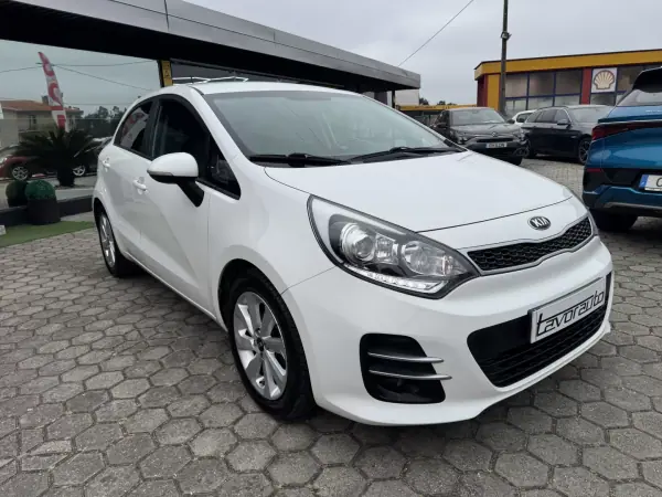 Kia Rio 2016 - 9500 EUR, 113000 km - AUTO.MOTO.pt - 113000km - foto 2 de 40
