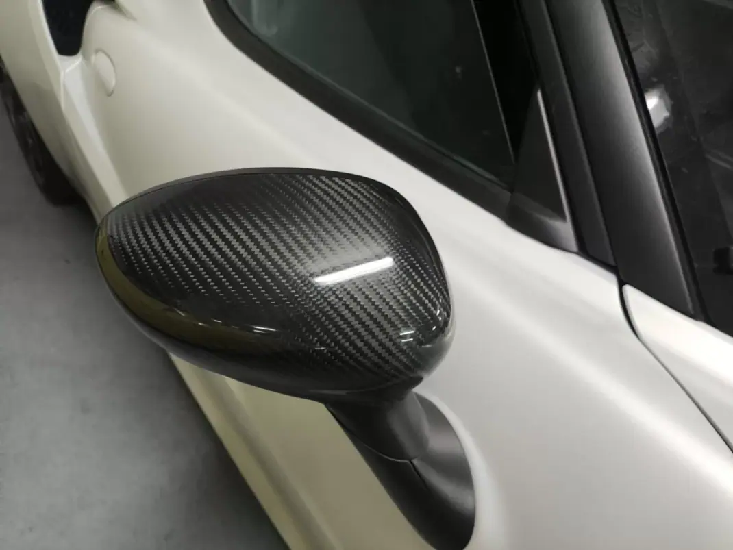 Alfa Romeo 4C 2016 - 99900 EUR, 6500 km - 6500km - foto 14 de 31