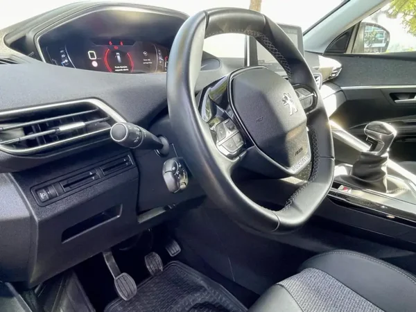 Peugeot 5008 2020 - 20980 EUR, 74000 km - AUTO.MOTO.pt - 74000km - foto 15 de 26