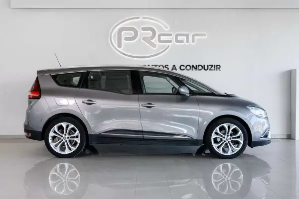 Renault Grand Scénic 2020 - 23900 EUR, 57641 km - AUTO.MOTO.pt - 57641km - foto 16 de 22