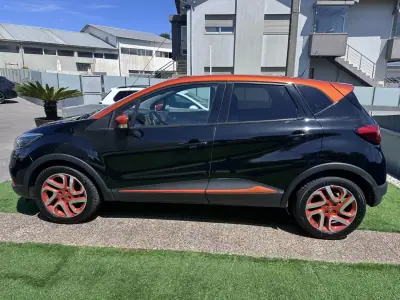 Renault Captur 2014 - 9900 EUR, 217000 km - AUTO.MOTO.pt - 217000km - foto 17 de 60