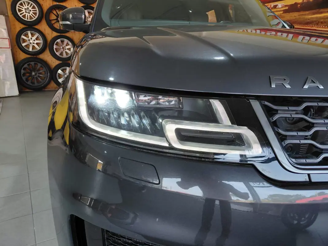 Land Rover Range Rover Sport 2019 - 57900 EUR, 128000 km - AUTO.MOTO.pt - 128000km - foto 3 de 34