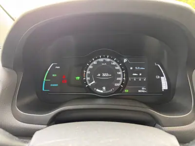 Hyundai Ioniq 2017 - 13250 EUR, 88000 km - AUTO.MOTO.pt - 88000km - foto 10 de 23