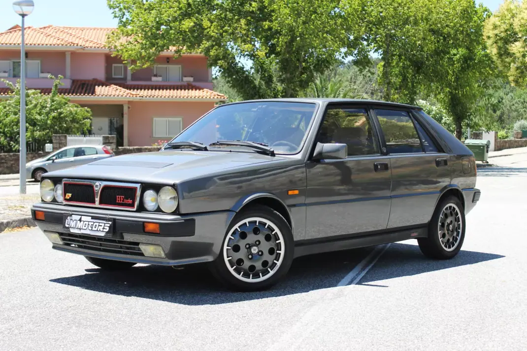 Lancia Delta 1988 - 16500 EUR, 194000 km - AUTO.MOTO.pt - 194000km - foto 1 de 35