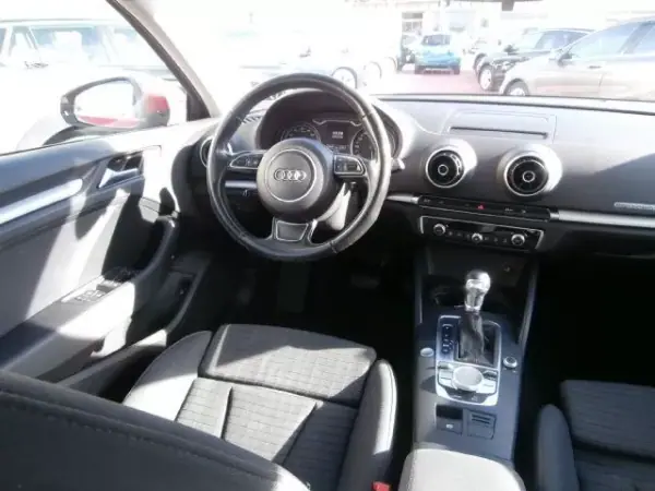 Audi A3 Sportback 2015 - 17500 EUR, 195633 km - AUTO.MOTO.pt - 195633km - foto 13 de 41
