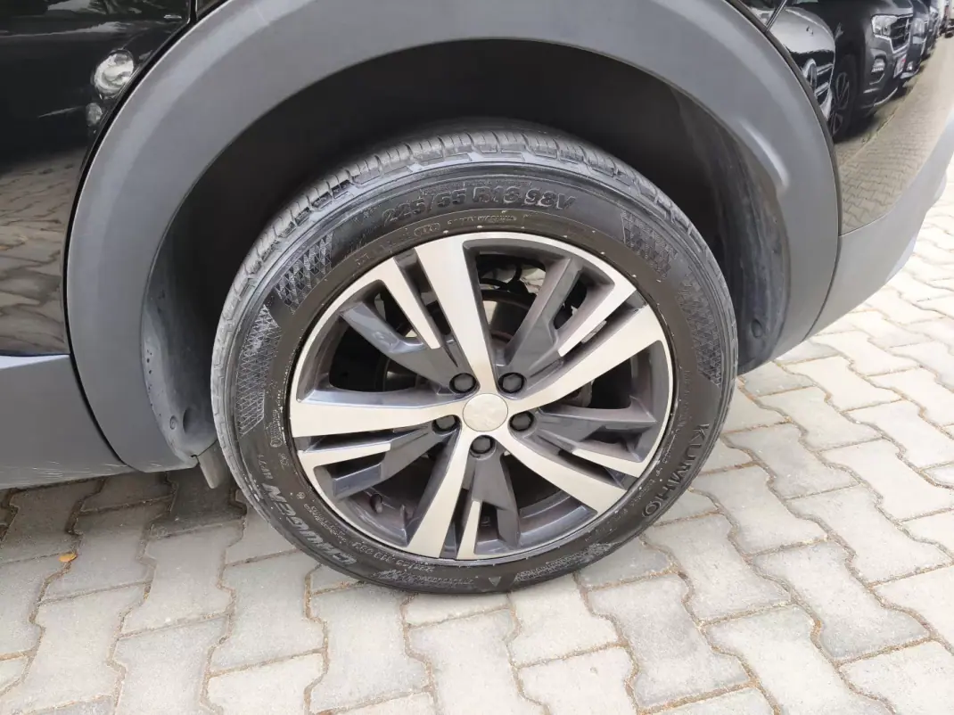 Peugeot 3008 2017 - 17900 EUR, 125000 km - 125000km - foto 5 de 10