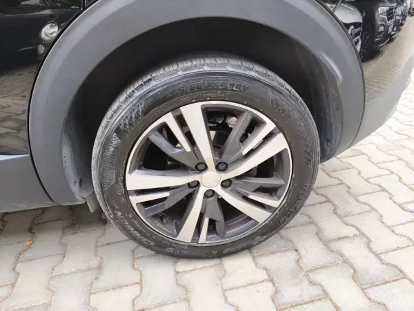 Peugeot 3008 2017 - 17900 EUR, 125000 km - AUTO.MOTO.pt - 125000km - foto 5 de 10